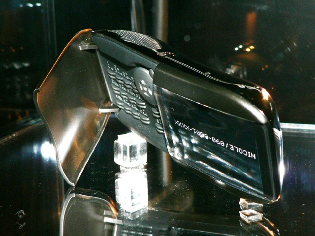 比电影还科幻!日本概念手机设计展览图片3_P