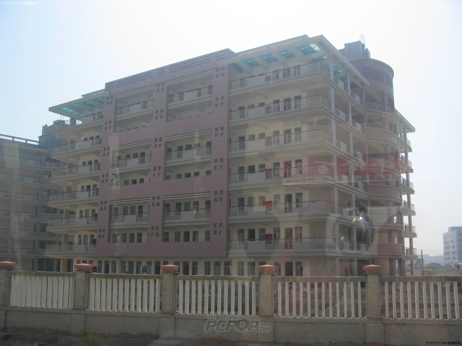 000206480.jpg