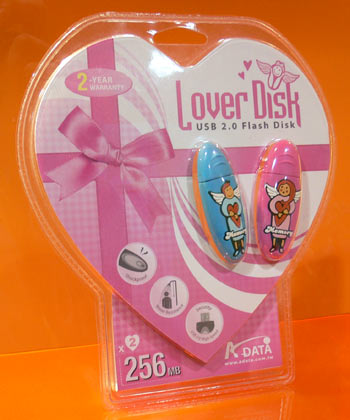 For lovers only: Matched USB Flash sticks.