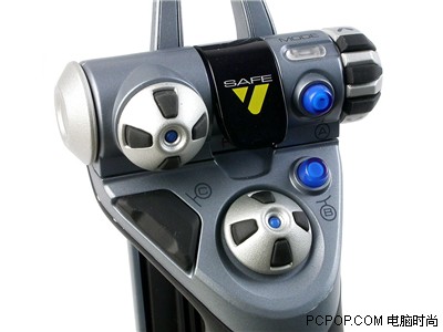 凶猛猎鹰！Saitek?X52双手摇杆全接触