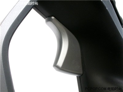 凶猛猎鹰！Saitek?X52双手摇杆全接触