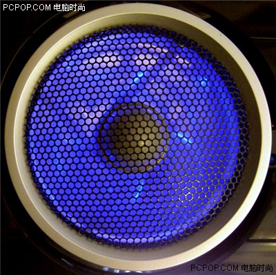 �ɻ��������ͣ�Aerocool�վ����Ż���