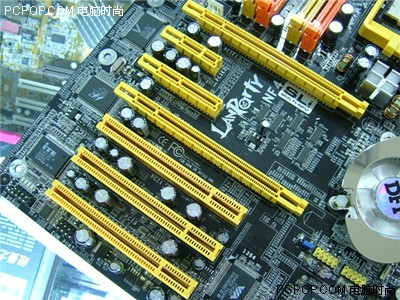 DFI最强939主板NF4超频王中关村上市